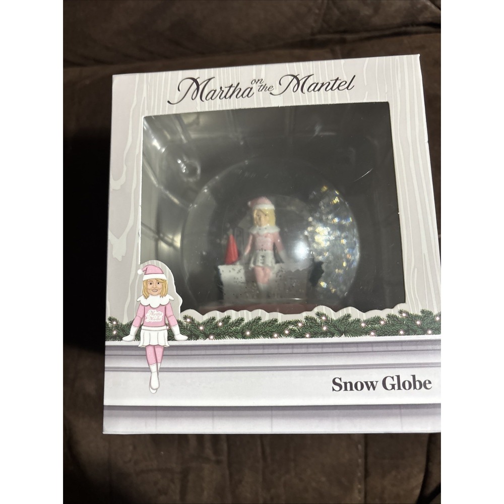 Martha On The Mantel‎ Snow Globe New In Box